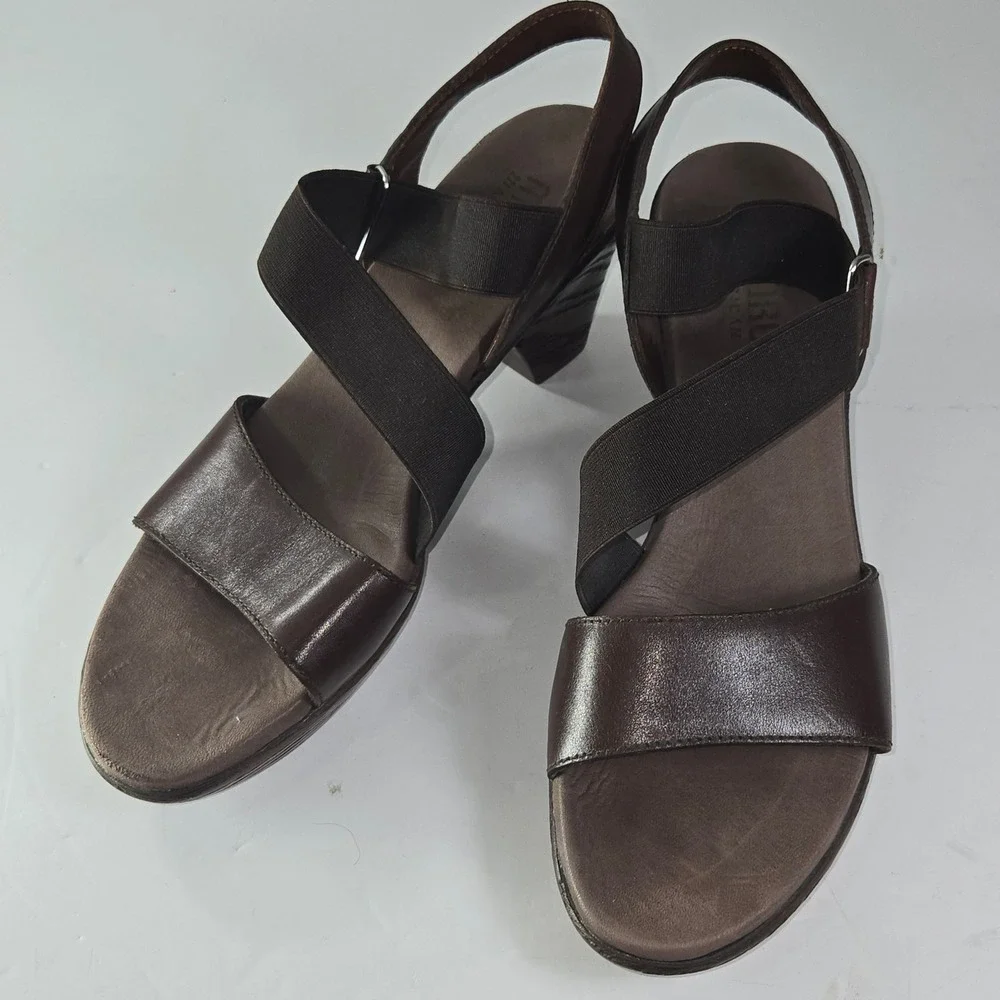 Munro American Women Dark Brown Leather Elastic Strap Wedge Sandals Size 8